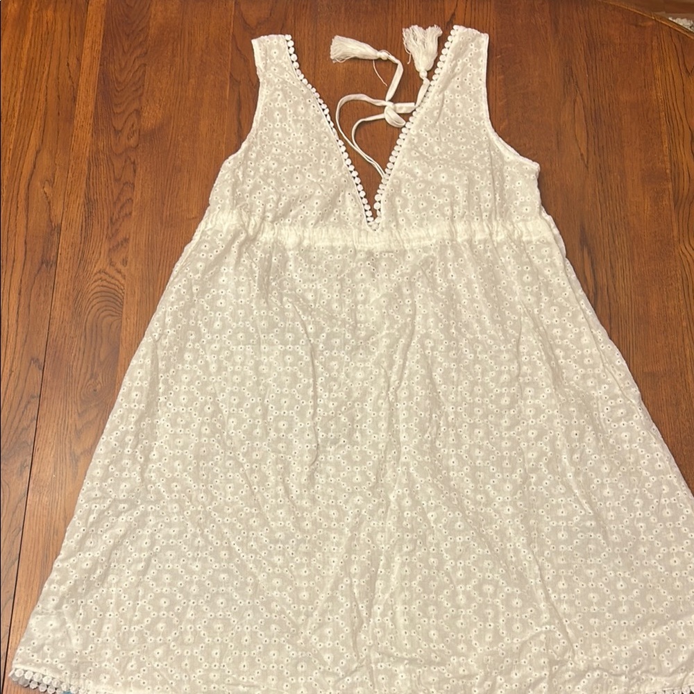 Lot of 3 CUPSHE dresses.  NWT Size sold